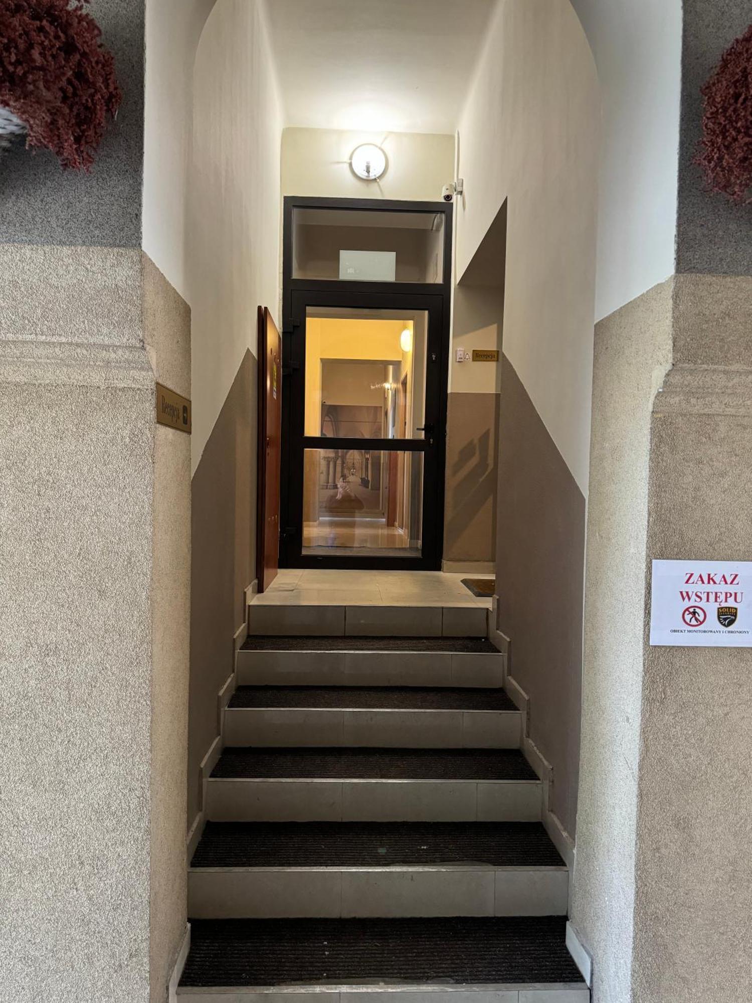 Iris Aparthotel Krakau Buitenkant foto